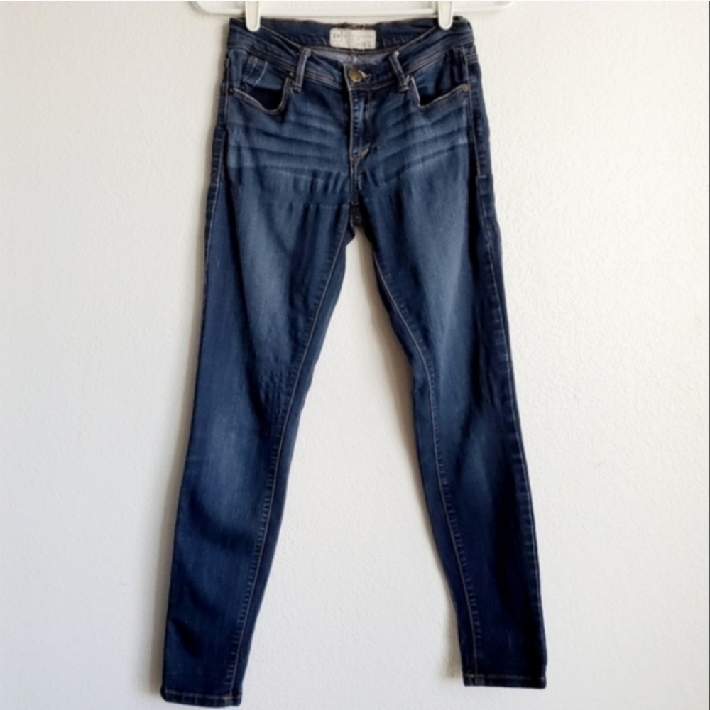 Free People Distressed Faded Whiskering Cropped Stretch Skinny Jeans sz 25